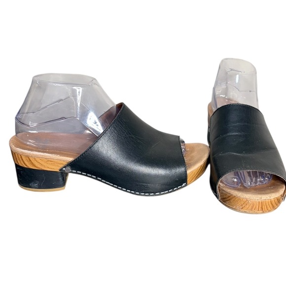 Dansko Black Leather Wood Clog Mule Sandals Women's Size 7.5 US - Picture 1 of 6